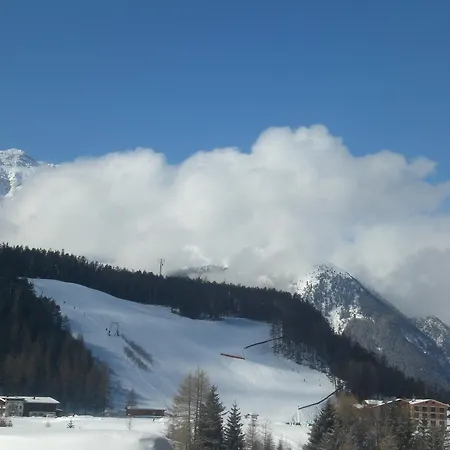 Haus Am Brunnen Bed & Breakfast *