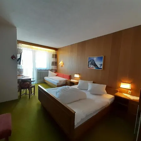 Haus Am Brunnen Bed & Breakfast 3*